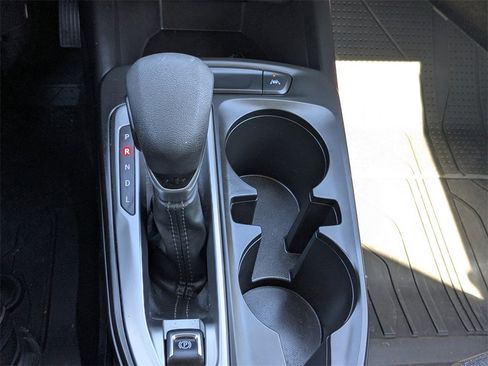 Used 2025 Chevrolet Trax LS w/ LS Convenience Package image 18