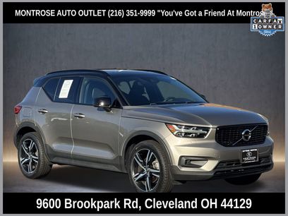 Used 2022 Volvo XC40 T5 R-Design w/ Climate Package