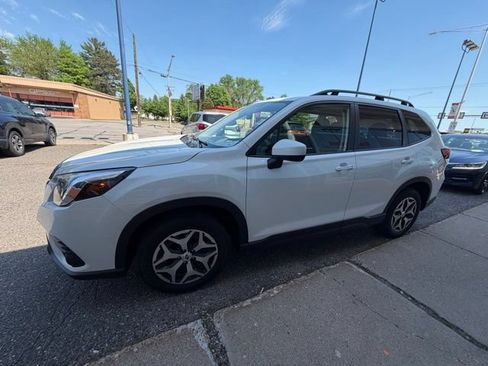 Used 2023 Subaru Forester Premium AWD/4WD image 4