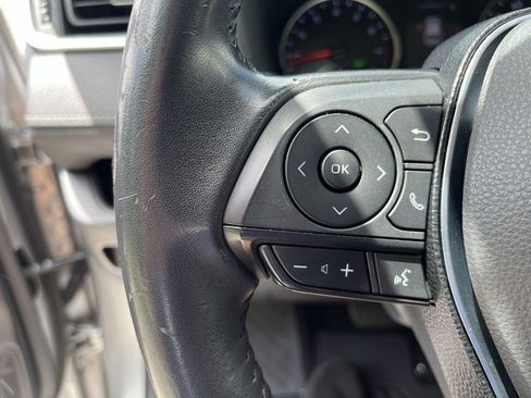 Used 2019 Toyota RAV4 XLE Premium FWD image 14