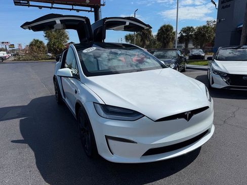 Used 2022 Tesla Model X image 3