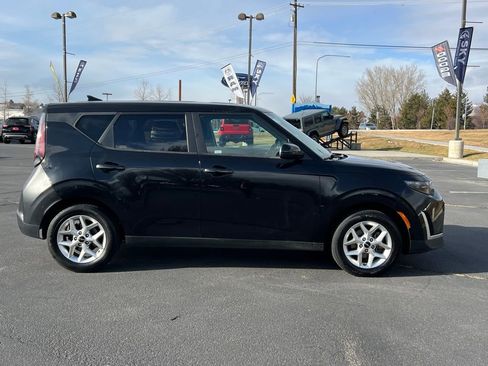 Used 2023 Kia Soul LX w/ Option Group 015 FWD image 5