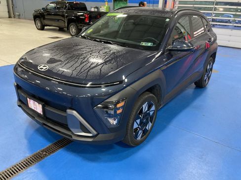 Used 2024 Hyundai Kona SEL w/ Convenience Package AWD/4WD image 3