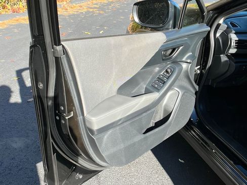 Used 2025 Subaru Crosstrek 2.5i Premium image 11