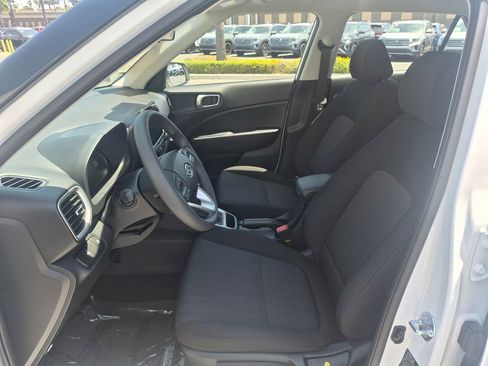 Used 2026 Hyundai Venue SE FWD image 20