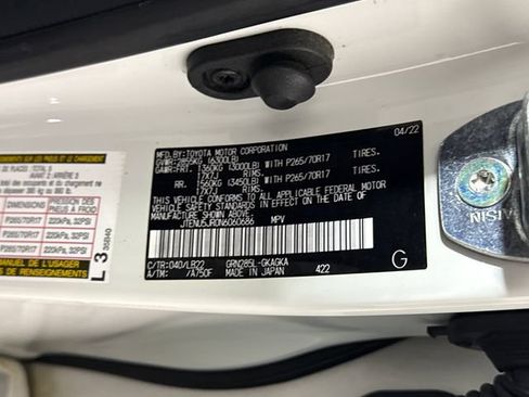 Used 2022 Toyota 4Runner SR5 Premium w/ Moonroof Package AWD/4WD image 24
