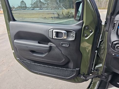 Used 2024 Jeep Wrangler Unlimited Rubicon 4xe w/ Technology Group image 30