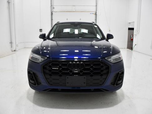 Used 2022 Audi Q5 2.0T Premium Plus w/ Premium Plus Package AWD/4WD image 2