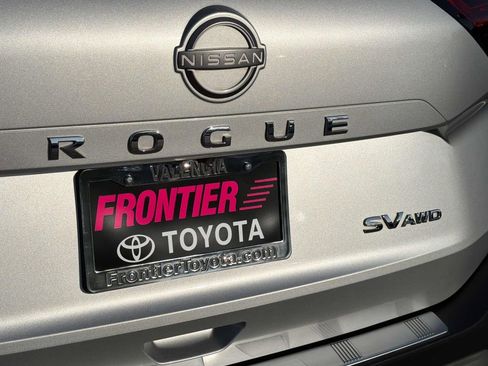Used 2022 Nissan Rogue SV AWD/4WD image 6
