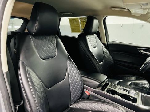 Used 2023 Ford Edge Titanium image 34