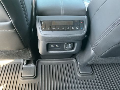 Certified 2025 Nissan Pathfinder Platinum w/ Cargo Package AWD/4WD image 26