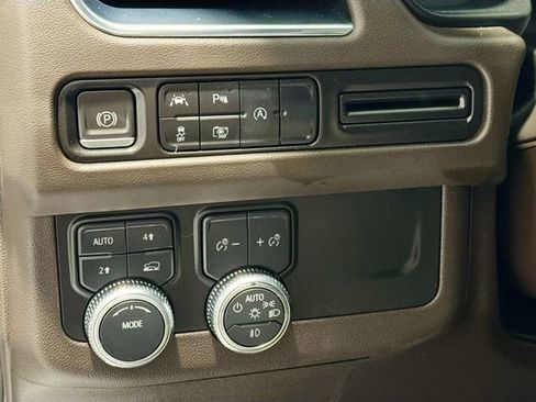 Certified 2023 GMC Yukon SLT w/ SLT Premium Package image 9