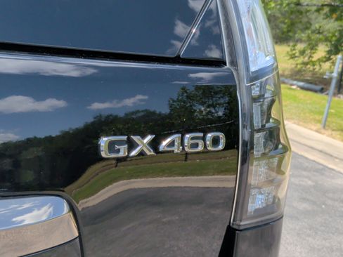 Used 2023 Lexus GX 460 w/ Black Line Special Edition AWD/4WD image 11