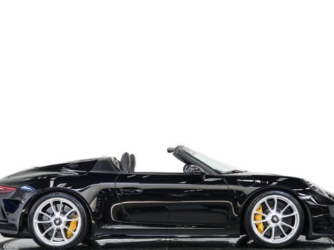 Used 2019 Porsche 911 Speedster RWD image 2