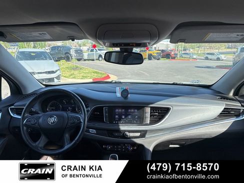 Used 2020 Buick Enclave Essence image 11