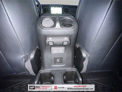 Used 2023 Jeep Gladiator Overland image 14