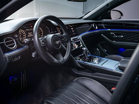 Used 2022 Bentley Flying Spur W12 image 20