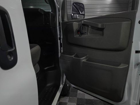Used 2020 GMC Savana 2500 w/ Driver Convenience Package image 27