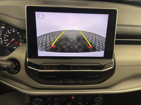 Used 2024 Jeep Compass Limited image 22