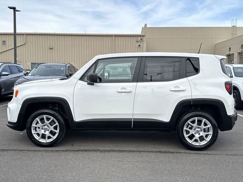 Used 2023 Jeep Renegade Latitude image 2