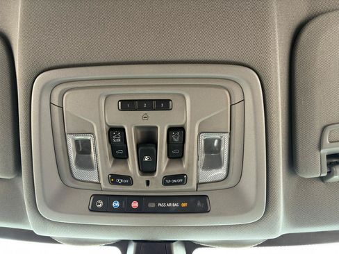 Used 2021 Chevrolet Silverado 1500 LT Trail Boss w/ Convenience Package II AWD/4WD image 11