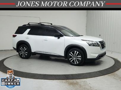 Used 2025 Nissan Pathfinder Platinum