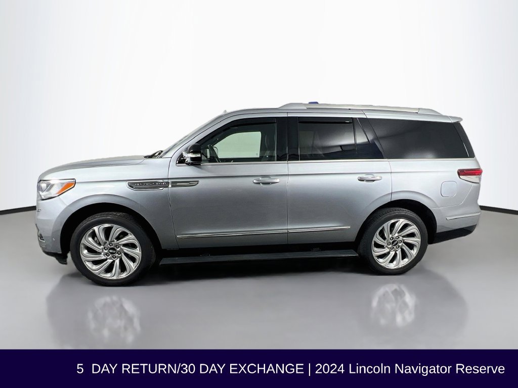 Used 2024 Lincoln Navigator Reserve AWD/4WD image 5