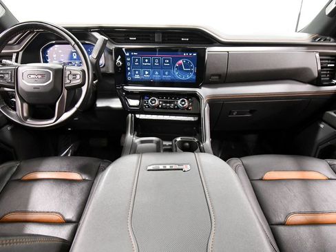 Used 2024 GMC Sierra 3500 AT4 w/ Technology Package AWD/4WD image 3
