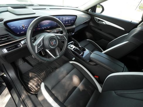 Used 2025 Buick Envision Sport Touring AWD/4WD image 19