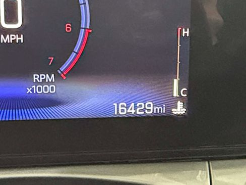 Used 2024 Chevrolet Trax LT w/ Driver Confidence Package image 15