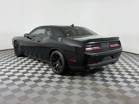 Used 2018 Dodge Challenger R/T Scat Pack w/ Dynamics Package RWD image 8