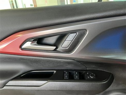 Used 2025 Chevrolet Equinox EV RS image 17