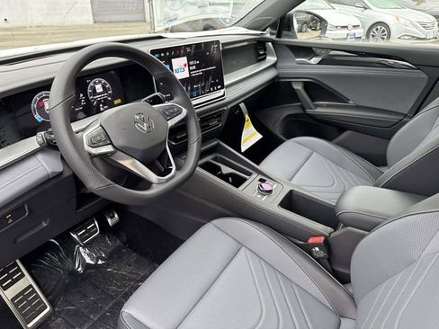 New 2026 Volkswagen Tiguan SE R-Line image 10