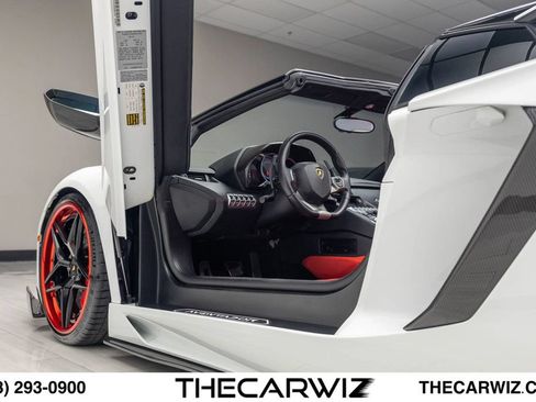 Used 2017 Lamborghini Aventador LP 700-4 AWD/4WD image 36
