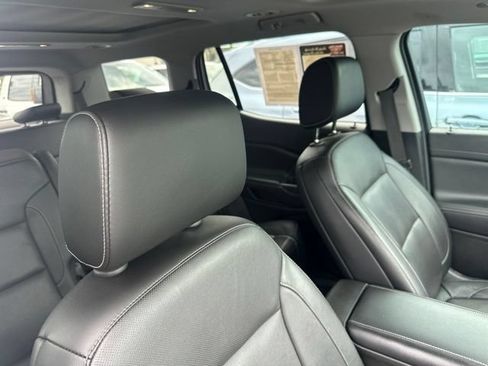 Used 2019 GMC Acadia SLT w/ Black Edition FWD image 19