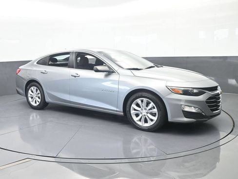 Used 2025 Chevrolet Malibu LT FWD image 8