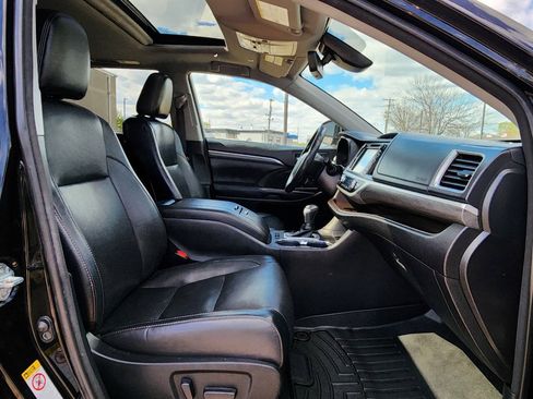 Used 2018 Toyota Highlander Limited AWD/4WD image 15