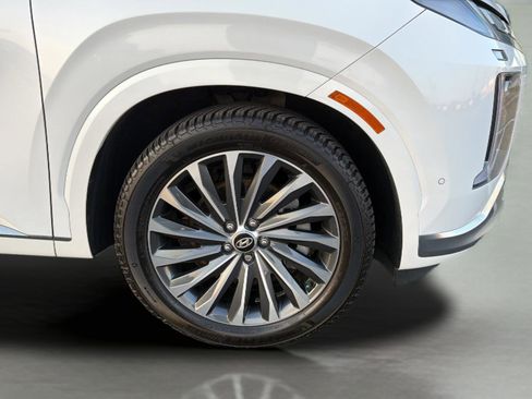 Used 2024 Hyundai Palisade Calligraphy image 16