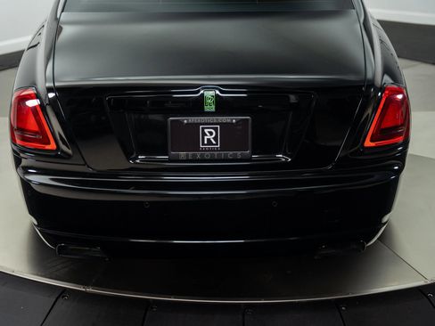 Used 2013 Rolls-Royce Ghost image 18