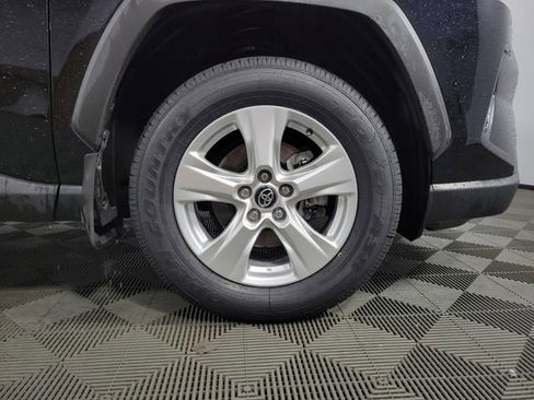 Used 2020 Toyota RAV4 XLE w/ Convenience Package image 11