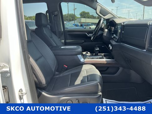 Used 2022 GMC Sierra 1500 SLT w/ SLT Convenience Package AWD/4WD image 13