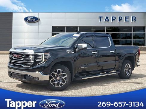Used 2022 GMC Sierra 1500 SLT w/ SLT Premium Package AWD/4WD image 1