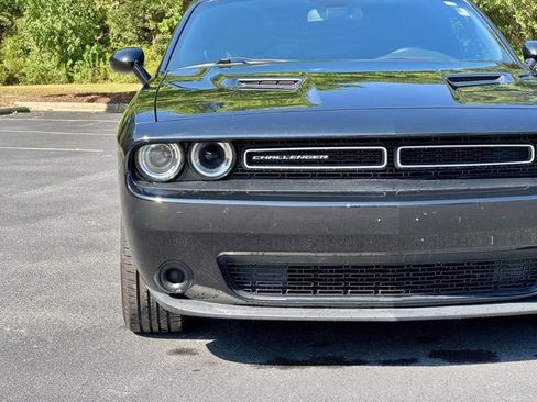 Used 2018 Dodge Challenger SXT image 13