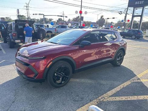 New 2026 Chevrolet Equinox EV LT image 3