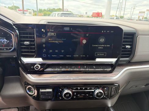 Used 2024 GMC Sierra 1500 SLT AWD/4WD image 21