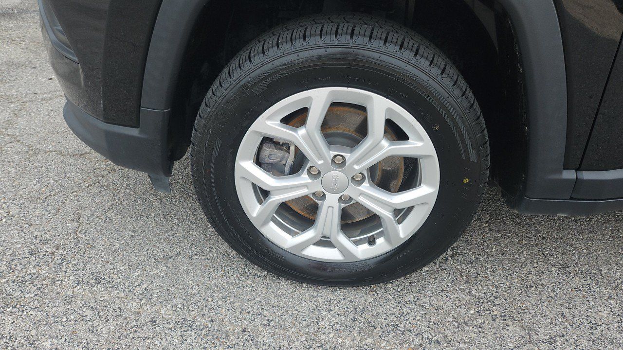 Used 2024 Jeep Compass Latitude AWD/4WD image 9
