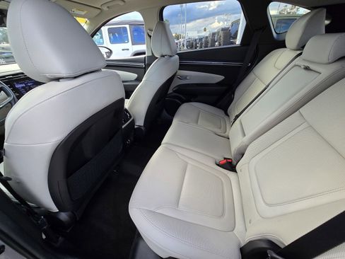Used 2023 Hyundai Tucson SEL w/ Convenience Package image 9