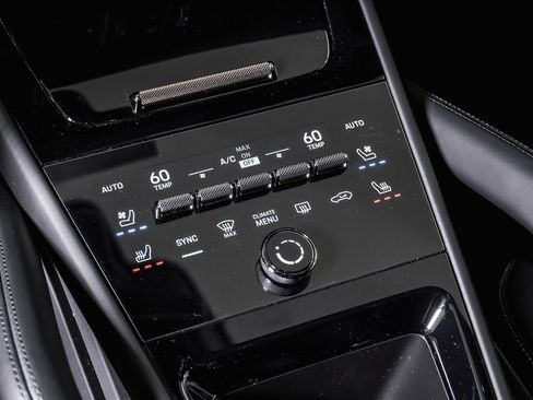 New 2026 Porsche Cayenne Turbo image 24