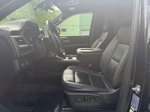 Used 2023 Chevrolet Suburban RST AWD/4WD image 13