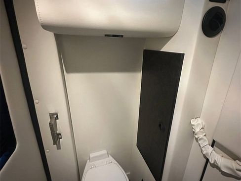 Used 2023 Mercedes-Benz Sprinter 3500 image 29